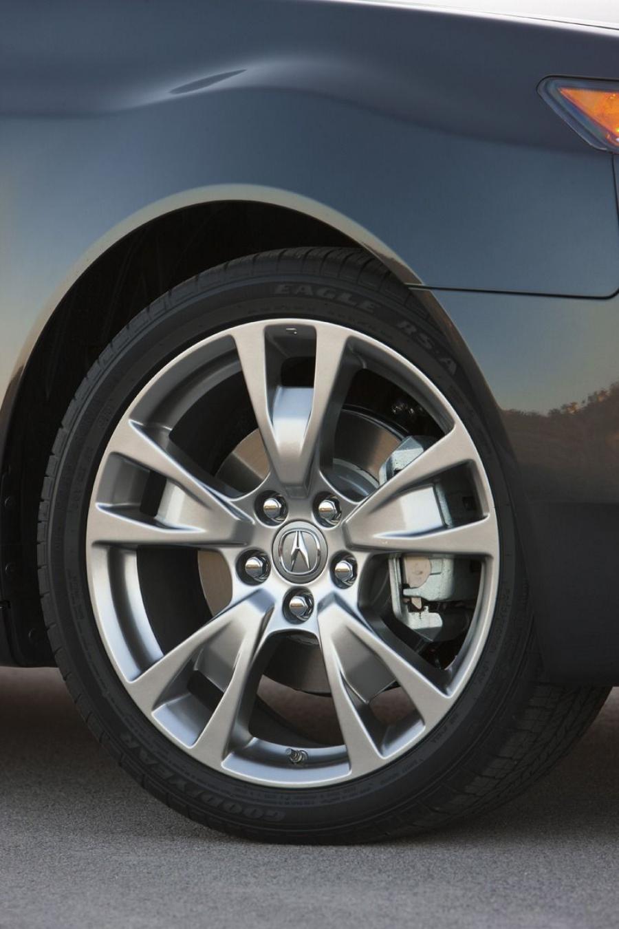 Колеса Acura TL 2014 года  (фото 17 из 35)